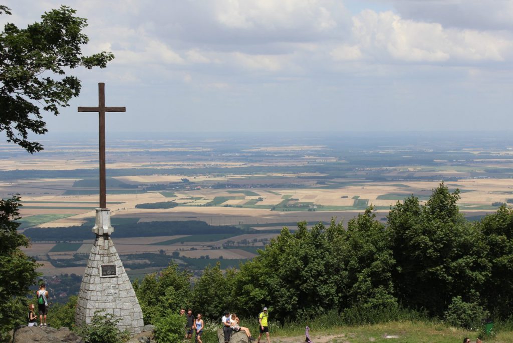 Góra Ślęża - krzyż milenijny